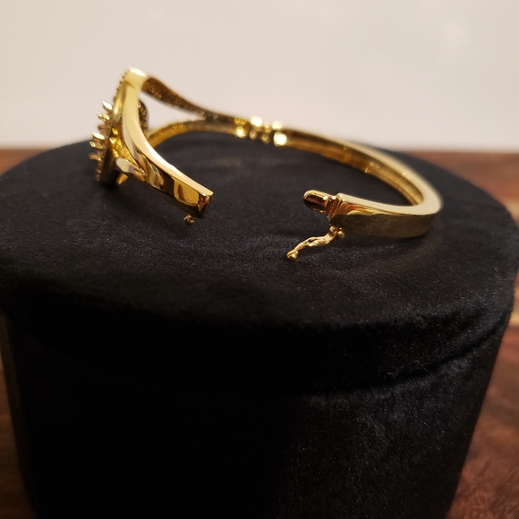 18K Gold Plated Swirl Bangle Bracelet - Picture 8 of 12